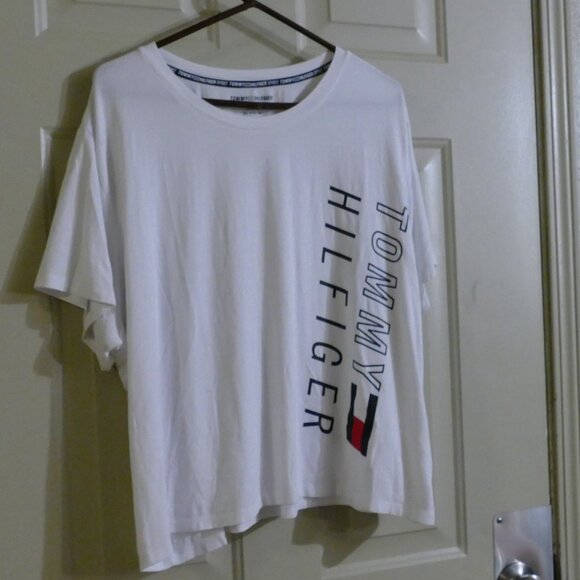 Tommy Hilfiger Sport Cropped White Logo T-Shirt - Picture 8 of 8